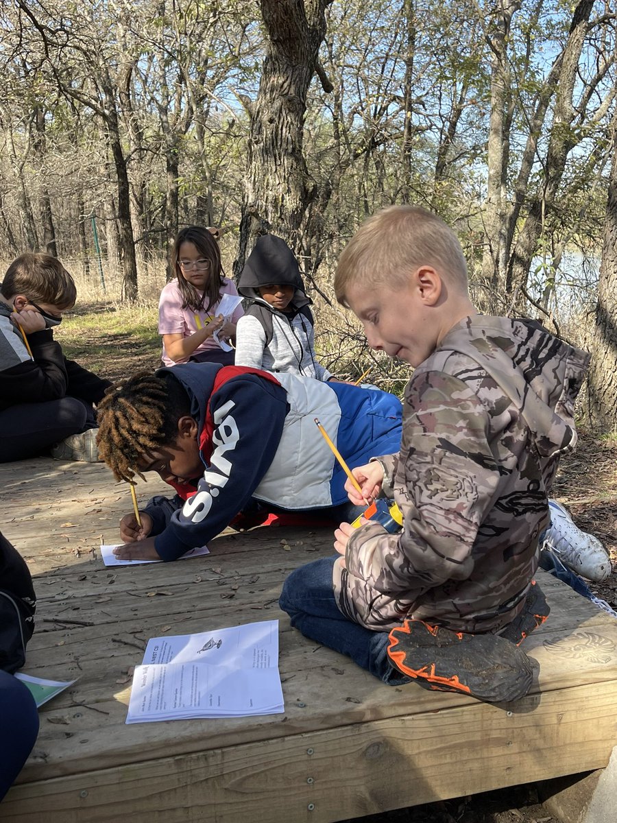 ivonnecadena1's tweet photo. Perfect weather for outdoor learning @LISDOLA @PetersColonyES #lisdstrive https://t.co/iDbwndDEFD
