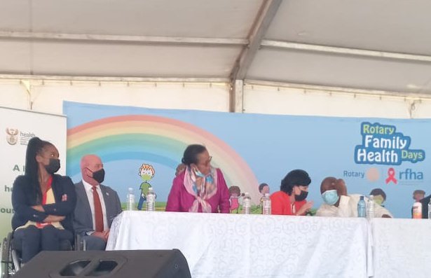 nardosbthomas's tweet photo. I applaud the partnership established between @HealthZA @SA_AIDSCOUNCIL  @CsfSanac and Rotary Health Club - I underline the fact that #COVID19 has unearthed the need for a whole government-societal approach and, I pledge @UN support to the #RFHD initiative. https://t.co/tanlaNJZ4k