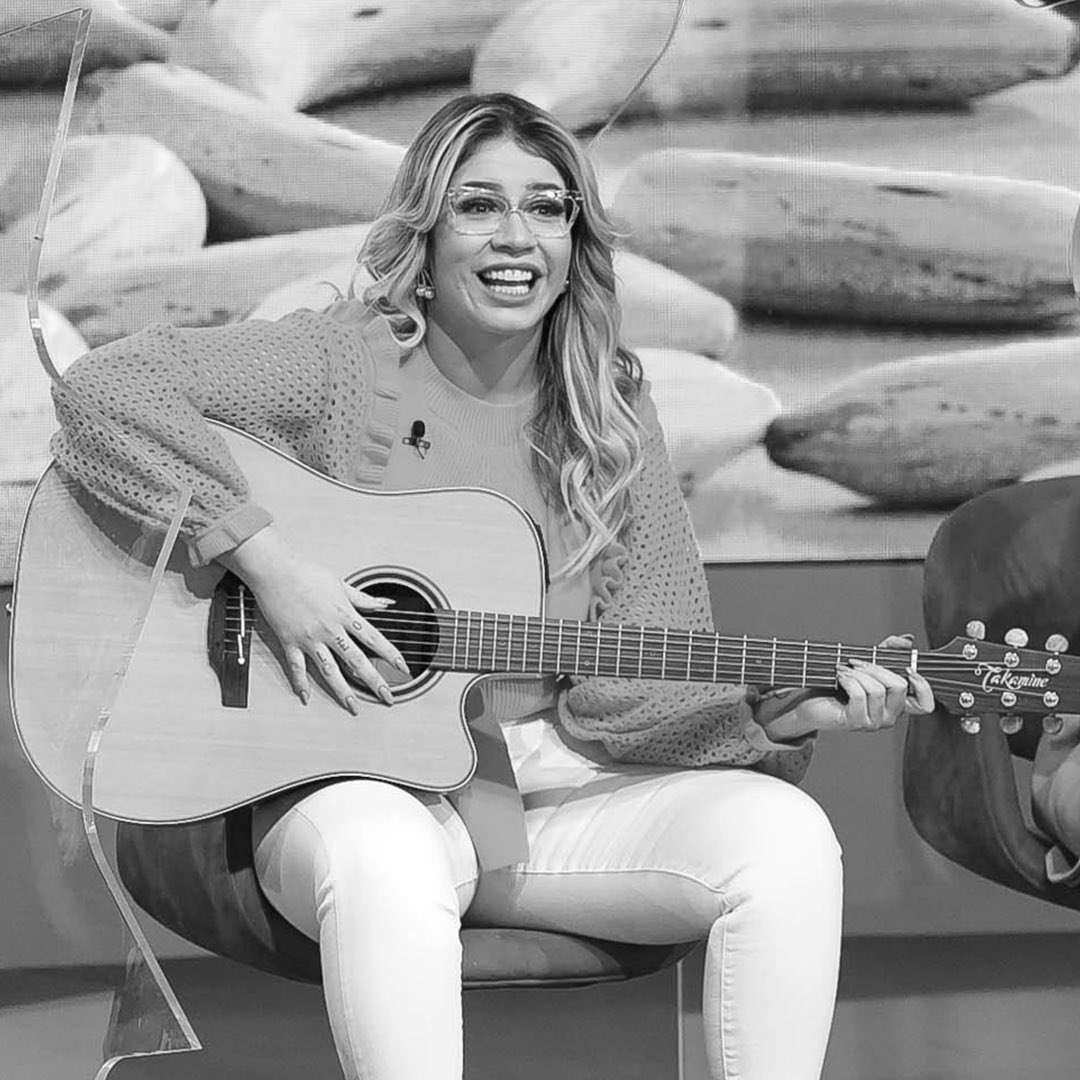 Gigante e por isso eterna.
Obrigado Marilia, suas músicas foram abraços em muitos de nós, que agora nos perguntamos como seguir a vida sem poder te abraçar novamente…

Um bilhão de vezes obrigado.

😔😔😔