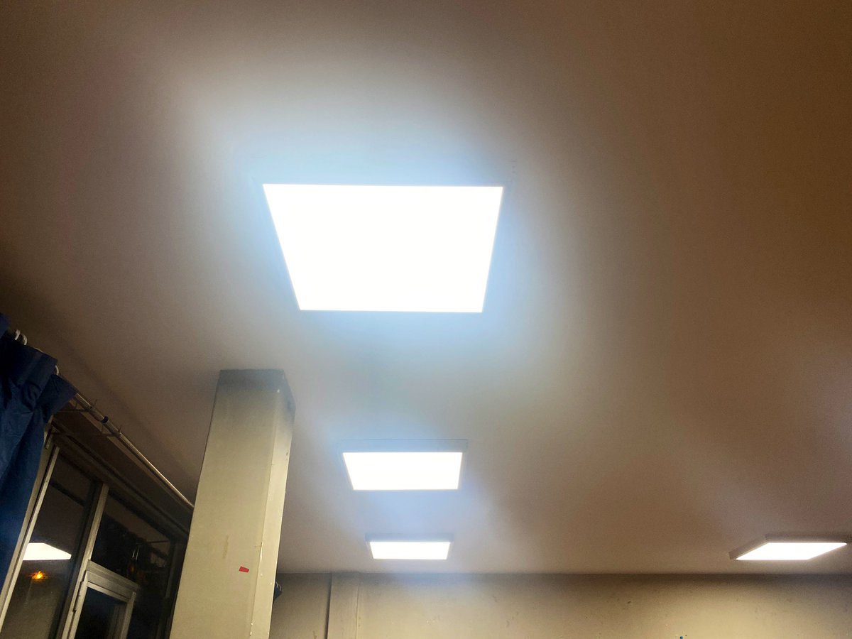 geoffroyboulard's tweet photo. #Renaudes #Fourcroy #Laugier 🏫 Visite après-travaux de réhabilitation du bâtiment annexe avec @geraldinerouah @HazarabedianS : les études montrent l’absence de fibre d’amiante dans l’air:
https://t.co/vjF29RtiDt
🍽 retour du service de restauration lundi
✅ gratuité des repas https://t.co/fr90kDG1BU