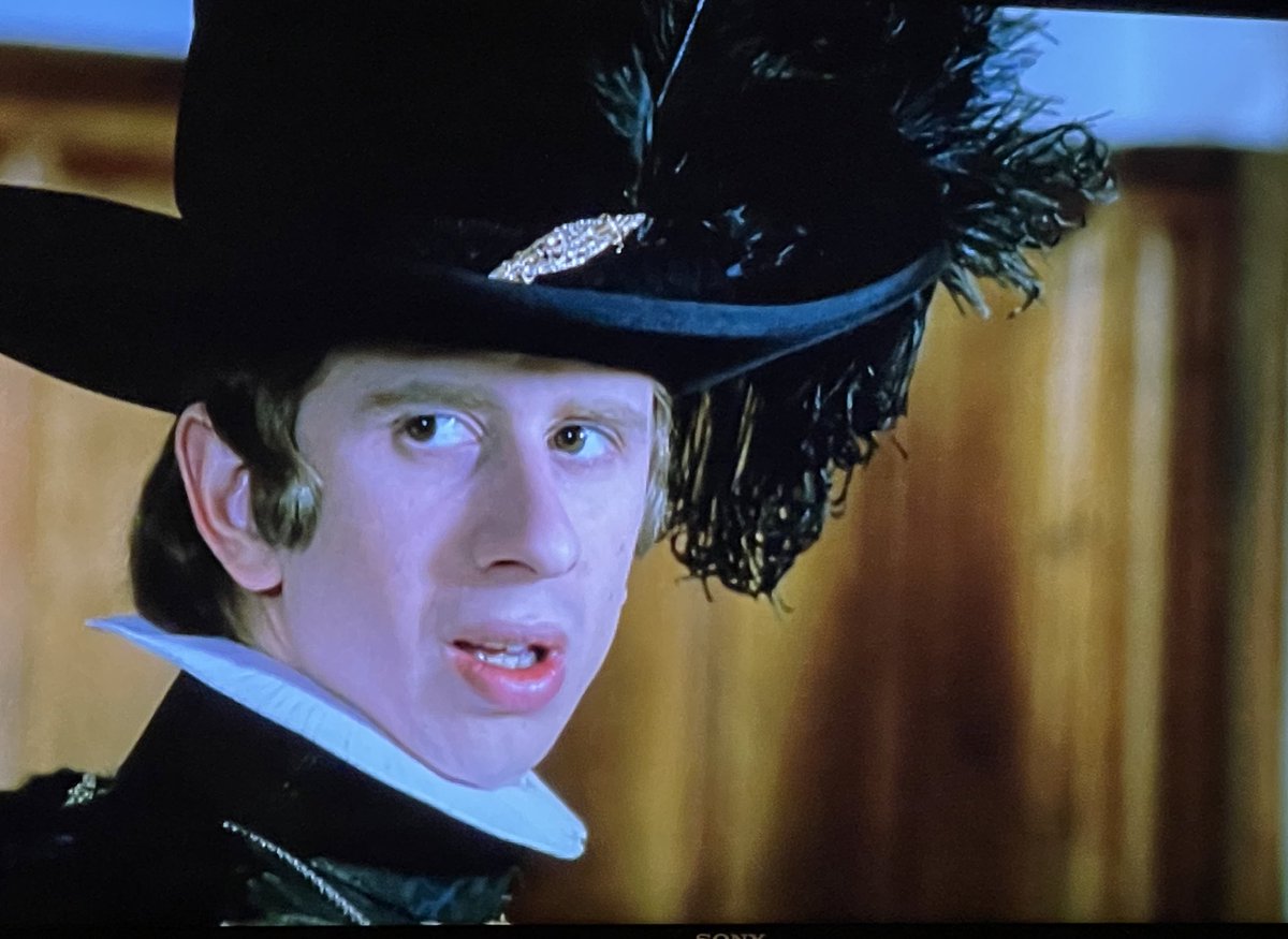 lenedmadrid's tweet photo. Revendo essa obra prima do cinema espanhol "El rey pasmado", de Imanol Uribe, filmaço de 1991. Uma aula sobre a cultura e caráter espanhóis. #elreypasmado https://t.co/k9yN418qGU