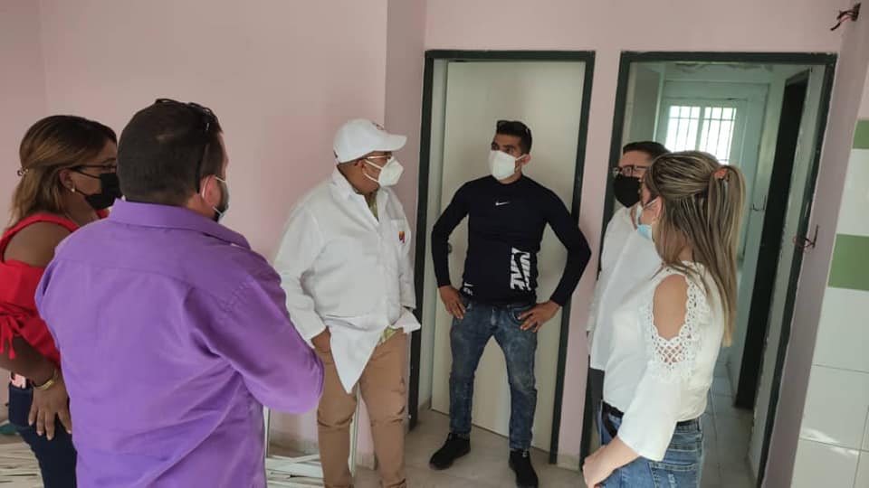 cubacooperaven's tweet photo. El Dr. José Antonio Machado Reyes, Vicejefe Primero de la Misión Médica Cubana en #Venezuela, realizó chequeo de la obra en Villa Mariara, estado #Carabobo. 

#HéroesDeLaSalud #CubaPorLaVida #CubaCoopera 

@MINSAPCuba @japortalmiranda @PardoRegla @cubacooperave_C https://t.co/Pls0Xb5TA2