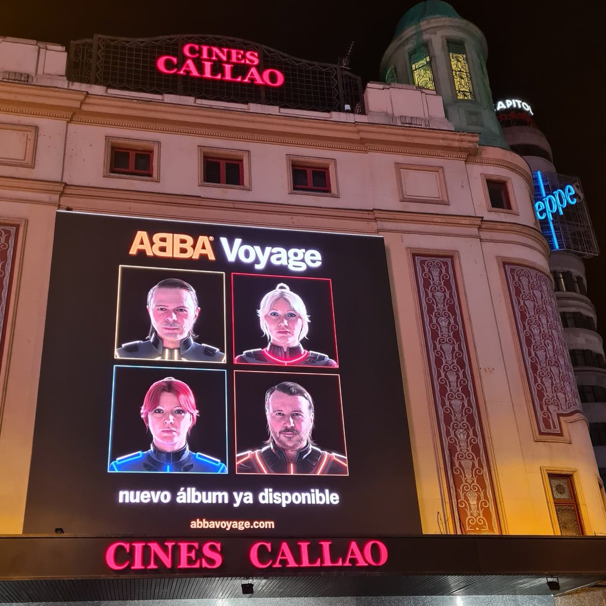 manuel19621119's tweet photo. Hoy viernes 5 de noviembre de 2021 se publica el álbum "Voyage" el proyecto musical con el que Abba regresa y su anuncio se puede ver en varios sitios de la capital como en los cines Callao en la Gran Vía Madrileña..
#ABBAVoyage
#ABBA
#Universal
#polarmusic
#AbbaIsBack https://t.co/iB8xuljdy7