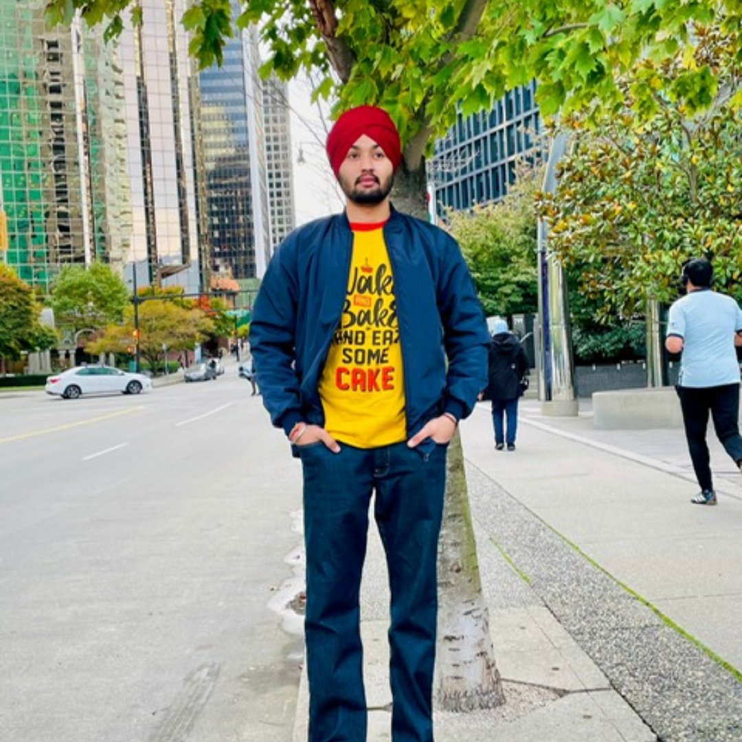 CodeCoreCollege's tweet photo. Hope you all enjoy your weekend same as our amazing alumni  is!
@_simran.92
.
.
.
.
.
.
#friday #fun #international #alumni #vancouver #beautiful #weather #break #enjoy #vancity #codecore https://t.co/dm15Ui68Qr