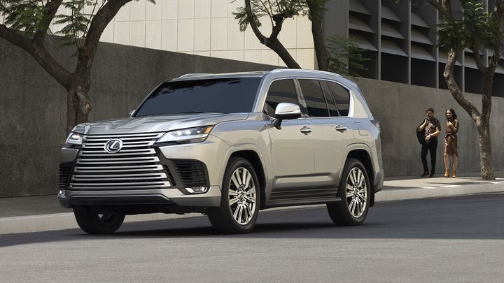 PutnamLexus's tweet photo. Make no compromises with the reimagined 2022 #LexusLX. Luxury, style and performance wherever you go. #ExperienceAmazing Learn more about the all-new LX: https://t.co/SL8pBOdBnW https://t.co/NDuqpuaCm4