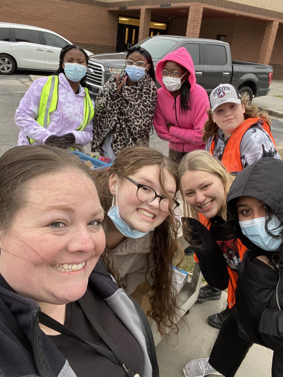 It’s the playoffs for our <a href="/GCGatorFootball/">Goose Creek Gator Football</a> and we are out here fundraising/running parking! It’s cold and a little rainy but we are doing it! <a href="/nationalbeta/">National Beta</a> <a href="/GooseCreekHigh/">GCHS</a> @GCHSMrsDavis #betastrong #betahustle