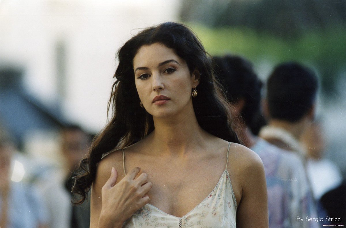 cinesthetic. on X: "Monica Bellucci as Malèna (2000)  https://t.co/Vghap9cQAl" / X