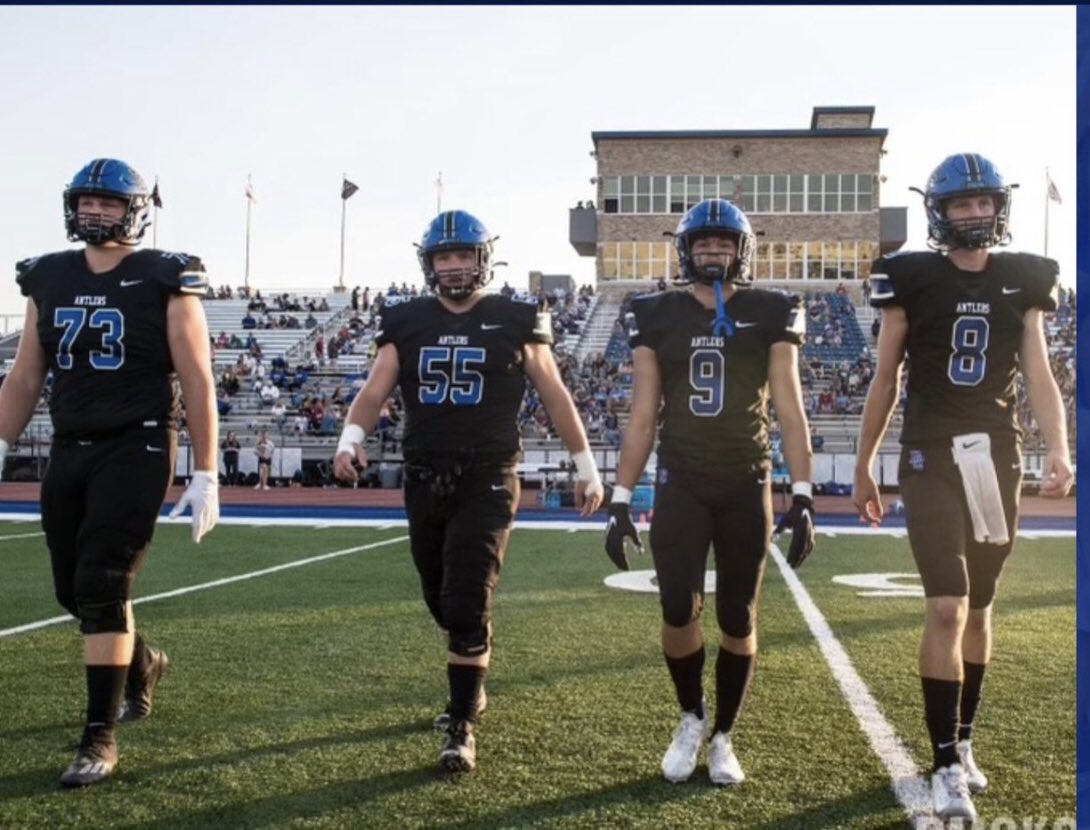 Best day of the week! Senior night! Last home game with my brothers. @Creek_Football <a href="/EliDunn_/">Elijah Dunn</a> <a href="/brett_p10/">Brett Pense</a> <a href="/Jacob_Sexton_/">JACOB SEXTON7️⃣6️⃣</a>