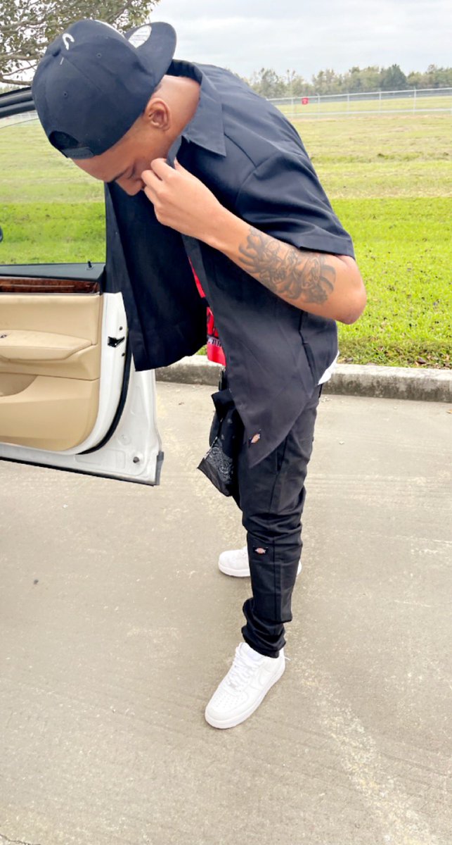 0nly1TeeY's tweet photo. Vultures Don’t Die They Fly 🦅⭐️Until We Meet Again I Love You 5 ❤️‍🩹 YKWIHF @YkwihfCah #CAHMODE  #Ykwihf5L #BiggestVulture🦅 https://t.co/F5etgb9XbY