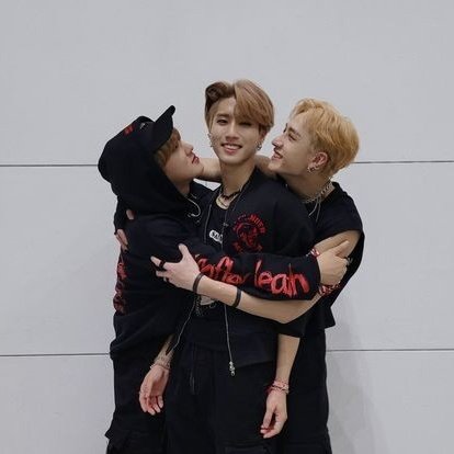 darlkxs's tweet photo. 3racha vuelve si votas por skz
#MAMAVOTE #straykids https://t.co/qjjhEkM3aV