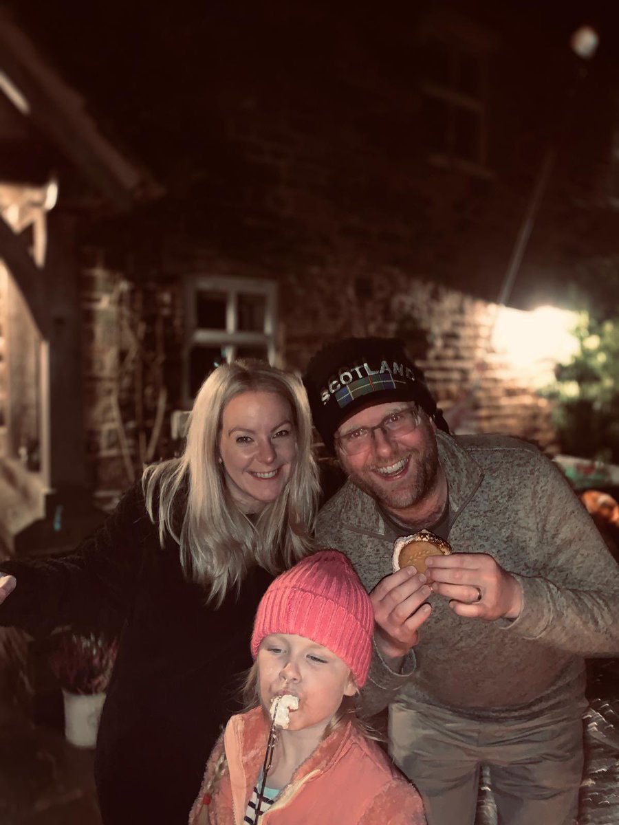 DrDaleview's tweet photo. Fab bonfire evening at #Brookbottom Caption the βsβmoresβ pic!!! #bonfire #smores #family #neighbours @sandrap49 https://t.co/hiGyeHCEyq