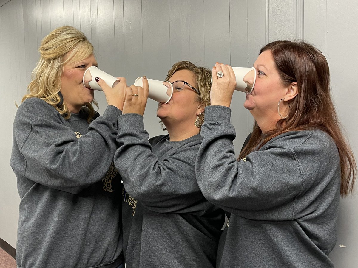 uilnfldistrict's tweet photo. Teachers at Everett and Bailey were treated today by their admin team. 

“Fri-yay means it's okay to pick your nose!  Enjoy donuts and your cup of coffee or OJ in a fun cup!" 

Staff had lots of fun and laughs picking their nose cup and enjoying Paris Coffee and donuts. https://t.co/Pke1DcPGaV