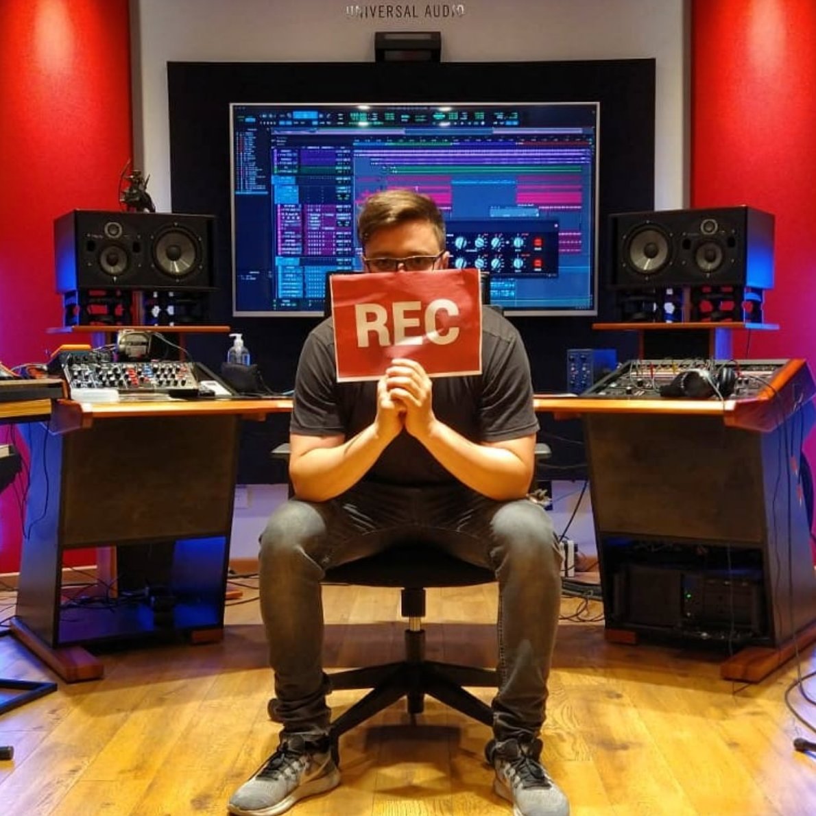 AvidProTools's tweet photo. 📷 https://t.co/QHbBdFDorz
▶️ https://t.co/LNIgmkN0JV
#rec #recmode #recording #studiolife #soundengineer #protools #avid https://t.co/v4pK51QLad