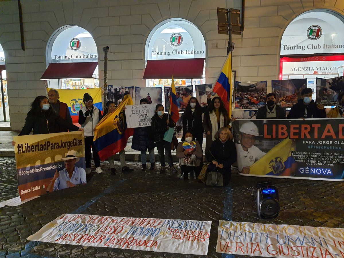 FrenteRE_Italia's tweet photo. 🧵FRENTE REVOLUCIONARIO ITALIA,hemos tomado esta denominación,para continuar la lucha por la recuperación de nuestra querida Patria.
Nuestro FRENTE está conformado de gente de  bases(de los de a pie)
 @RomaResistencia @FrenteGenova y Milan #RevolucionariosCorreistasSinCompromiso https://t.co/2YyIlfSF6W