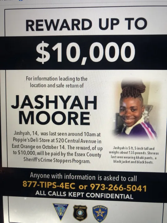 ju3ticeforgabby's tweet photo. 🚨#MissingPerson🚨
#JaShyahMoore 
❗️missing since 10/14/2021
❗️last seen East Orange, NJ near Poppi's Deli on Central Ave.
❗️5'5 and weighs about 135 pounds 
wearing khaki pants, a black jacket, and black boots.
❗️anyone with information is asked to contact at 973.266.5041 https://t.co/omLyPUSI9y