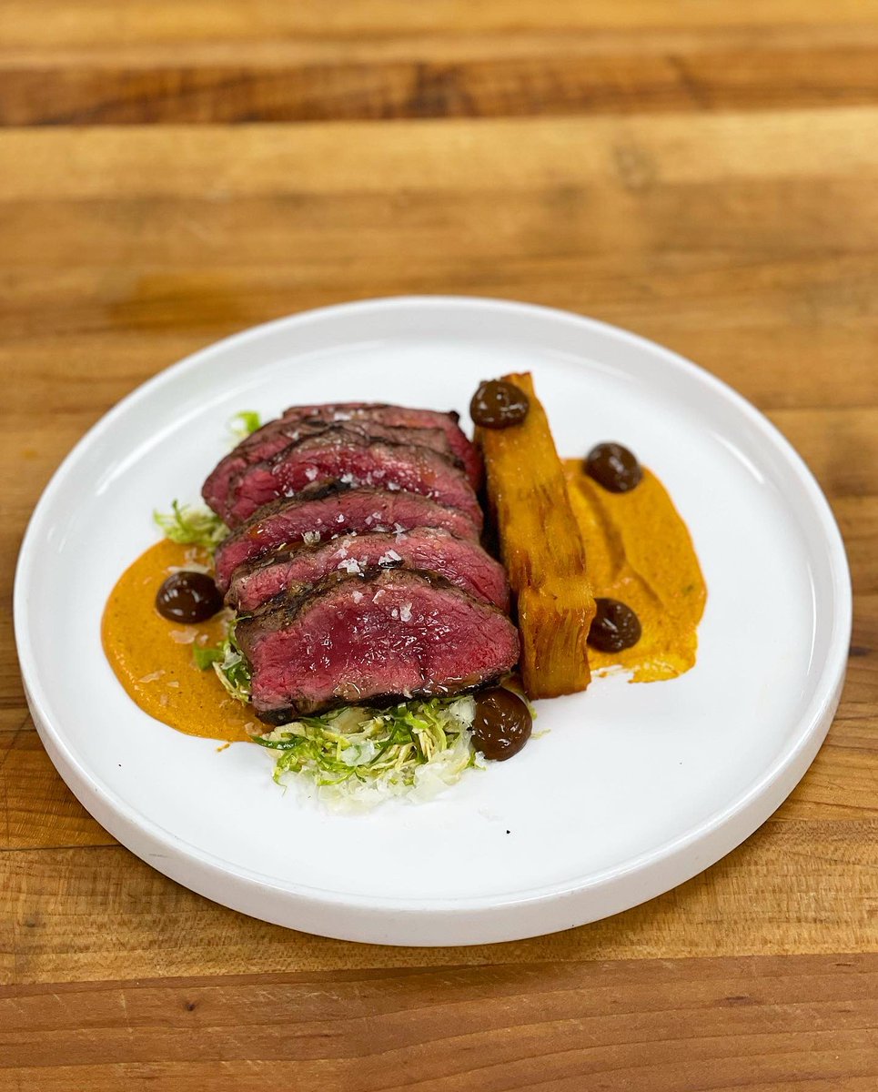 AnvilPub's tweet photo. Grilled New York Strip with Potato Pava ,Brussels Salad, Romesco and Black Garlic Aioli #theanvilpubandgrill #newfallmenu #eatlocal https://t.co/SuuqyRhTFq