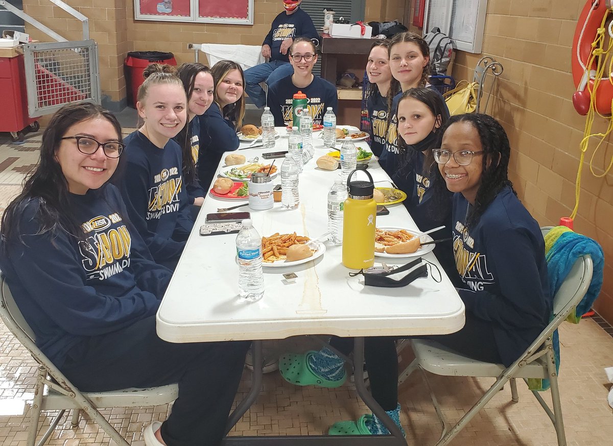 TPHSSWIM's tweet photo. Carb up TITANS!  Big day tomorrow!  Go get those state cuts. https://t.co/ZtBAK01YKb