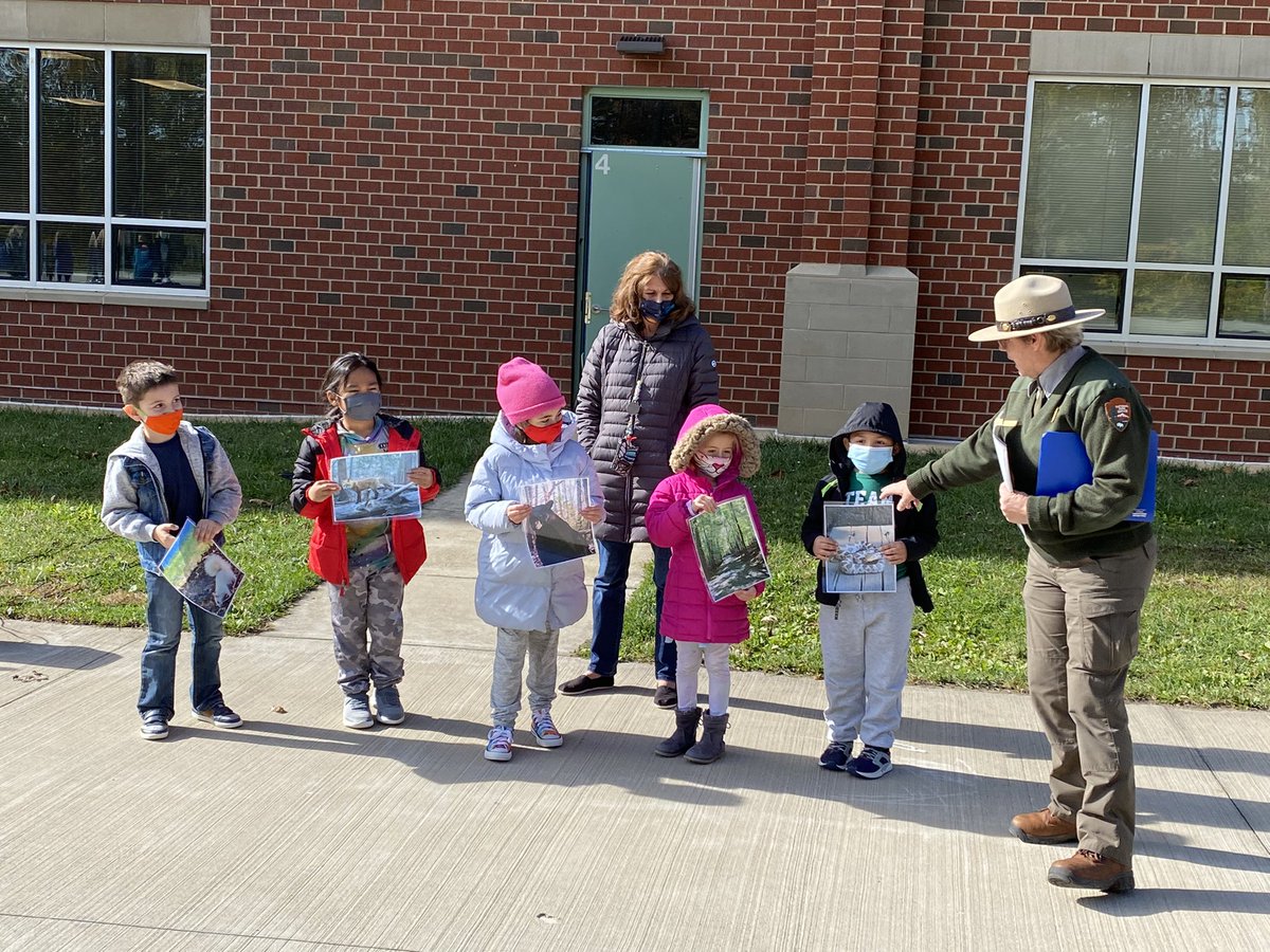 MsLebling's tweet photo. We had a great time learning about Diwali today and practicing our retelling skills with the book, Binny’s Diwali! Then, we had the pleasure of having a PW Forest Park Ranger teach us all about living and nonliving things! #lebling117 https://t.co/Q7XMkVzYMi