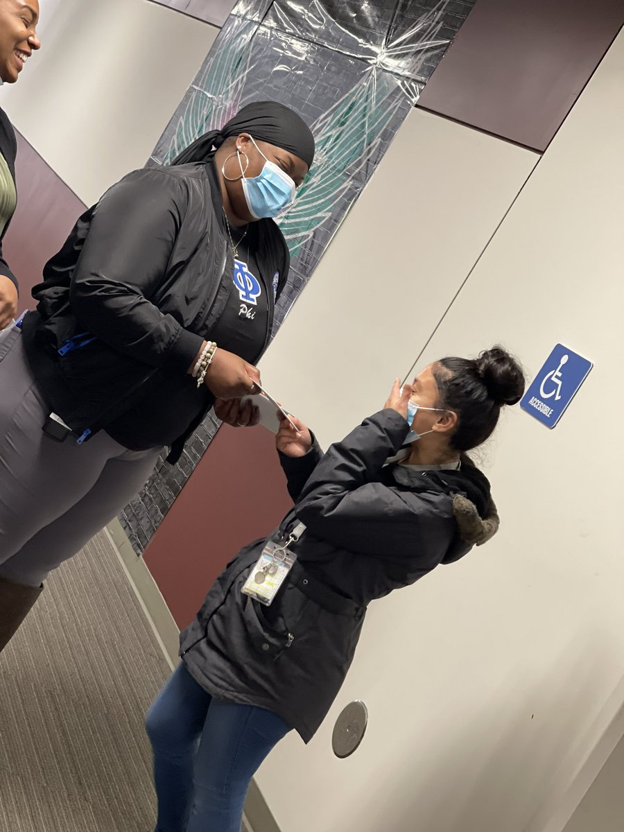 geonextgenhs's tweet photo. Our @geonextgenhs Principals took out the time today to thank our amazing teachers for the hard work they put in everyday as they educate our scholars! Such a beautiful moment! @WendySkibinski @teasleygeo @danaj505 @apearish @2wiceCOLD #appreciation #flowersnow #weareGEO https://t.co/9FL9bcBZt2
