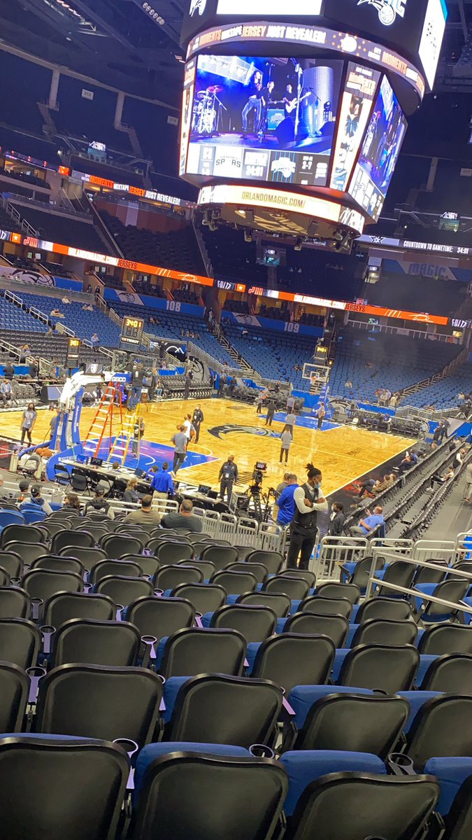 JaredLangel's tweet photo. #firstNBAgame #ORLvsSAS https://t.co/9C5FQ0IKF4