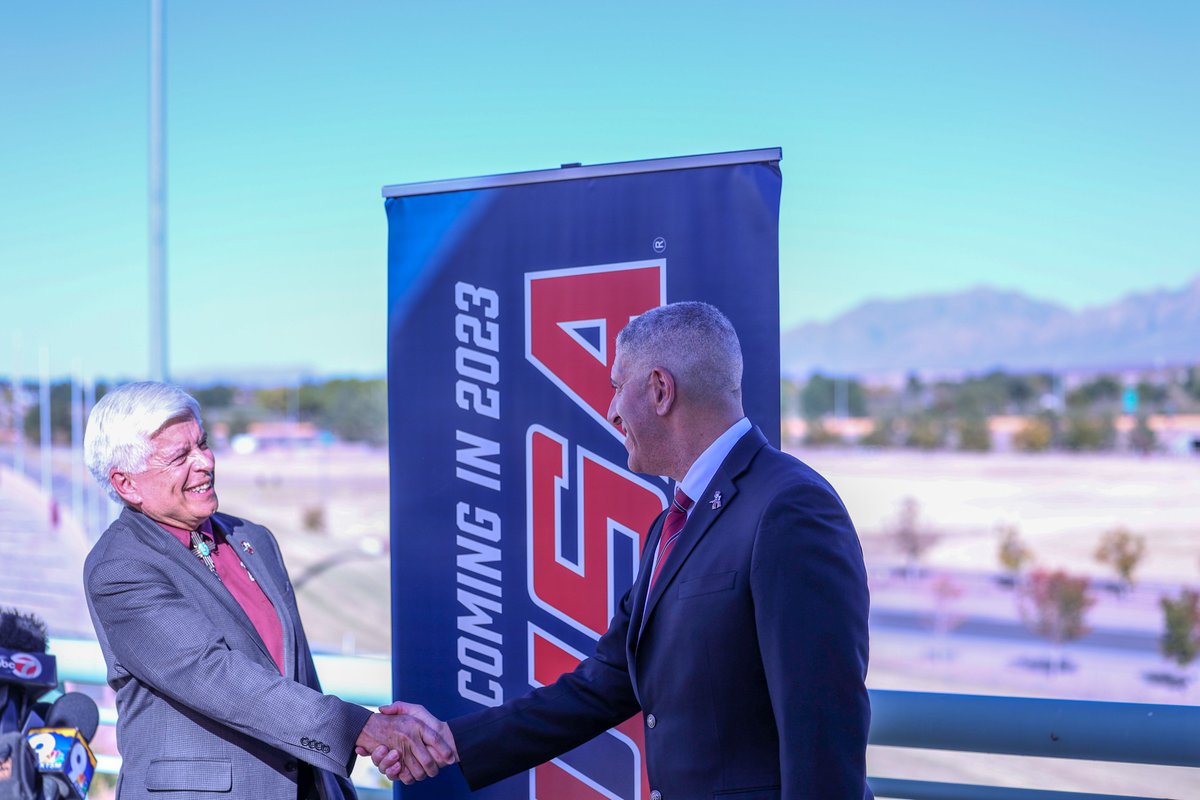 NMStateAggies's tweet photo. Big day for all Aggies. 

NM State is headed to @ConferenceUSA on July 1, 2023. Check out the full press conference and #AggieUp

🗣 @dan_arvizu
🗣 @MarioMocciaNMSU
🔊 https://t.co/bQIUS99JD0 https://t.co/2KPtarpE8f