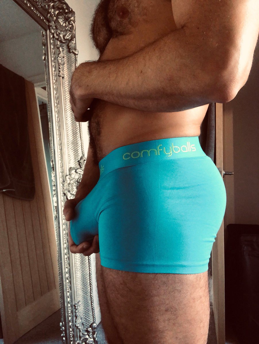 𝙋𝙝𝙤𝙗𝙤𝙨 𝙃𝙖𝙡𝙚 (@analphalete) on Twitter photo 