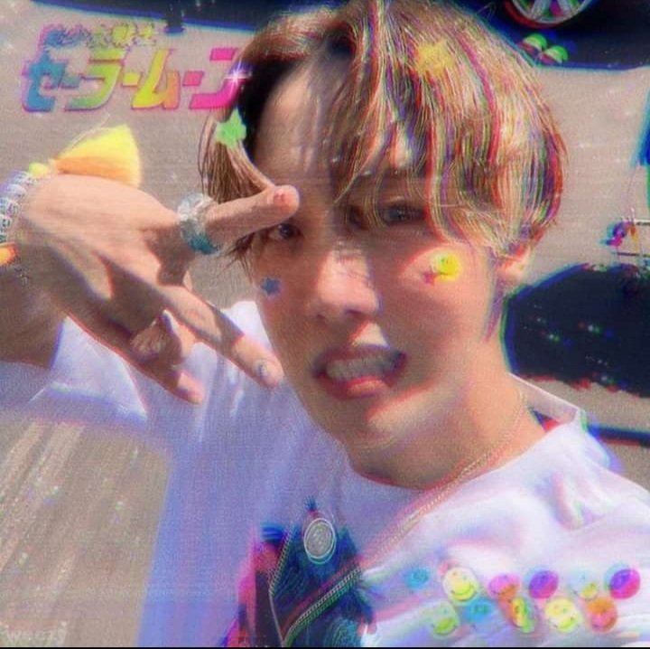 Army62045705's tweet photo. @stigmaltr @BTS_twt Azul, verde,  café 
Butter, N.O, Dynamite, life goos on, same
Manzana, sandía, banano 
Argentina, España,  medellin 

+ #TheGroup #BTS #PCAs  @BTS_twt https://t.co/4ggNqxbE2u