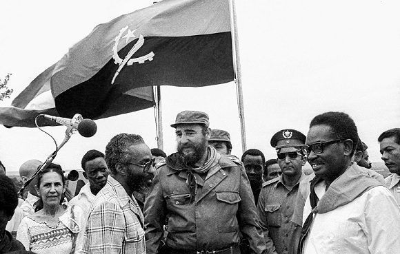 HFraginals's tweet photo. #FidelVive : "Por primera vez, en ese apartado punto de la geografía africana, la sangre de cubanos y angolanos se unió para abonar la libertad de aquella sufrida tierra".
#Cuba #Africa 
@EmbaCubaUruguay @CubaMINREX @CespedesPiedra https://t.co/hUC7ce4ru4