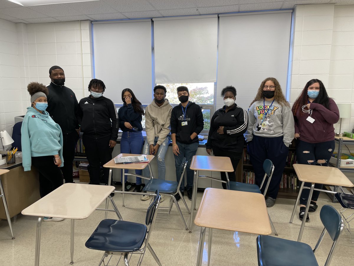 BloomTwp206's tweet photo. Mrs. Sowles' 9th period class earned a PBIS party by demonstrating CREW behaviors and filling their reward jar. Congratulations! #BTCrew @DrNavarre @momofgenerals @BTCounselors https://t.co/R9mR6Ue9IO