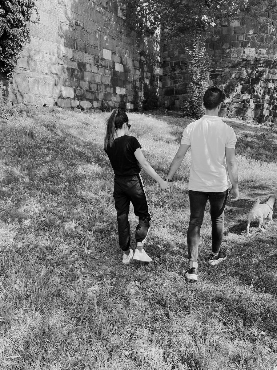 seninle el ele, nereye olduğu önemsiz..