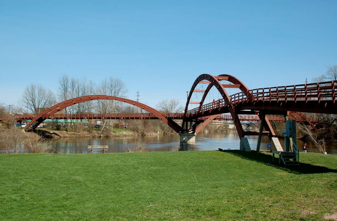 seek_int's tweet photo. There is a three-way bridge in Michigan. It is called the "Tridge".
#seekinternational https://t.co/wCf6LeK3IH