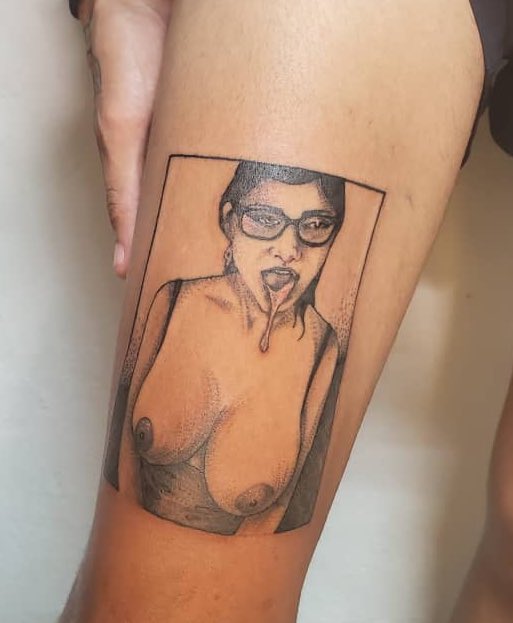 CubanoToto's tweet photo. Así quedaste @miakhalifa 💕 https://t.co/04jzo2C9iz
