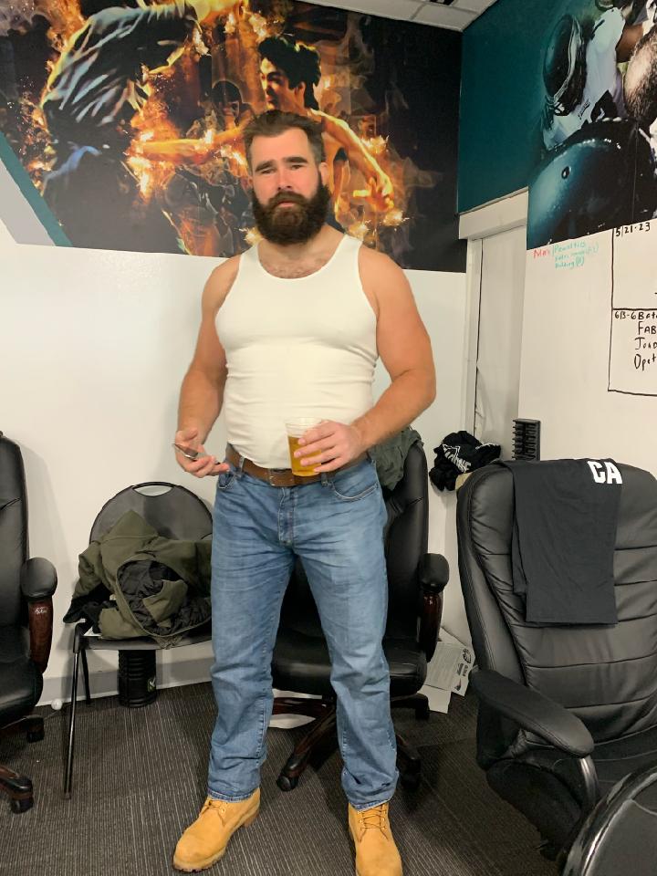 Lane Johnson tweet media