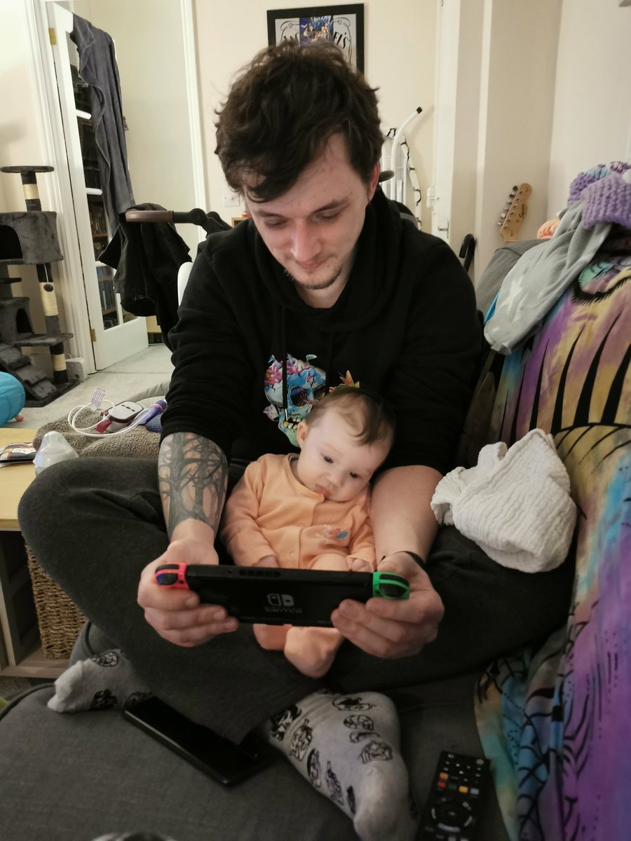 ddpotatoes's tweet photo. Starting her off young. 😅 https://t.co/89JBpkJ0Hq