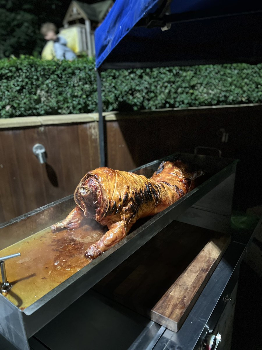 Amazing event this evening in #woolaton for #bonfirenight 

Beautiful hog from @owentaylorbutchers 

Amazing fireworks for the evening to top off the event @marcbrough @rebecca_brough #nottinghamshire #caterer #eastmidlands #hogroast
