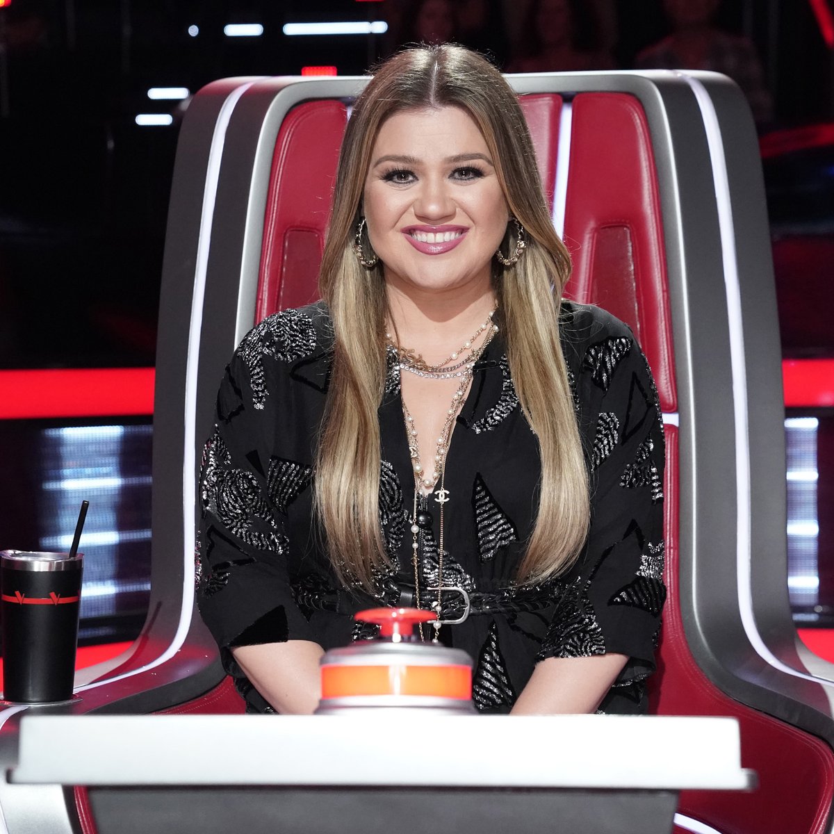 NBCTheVoice's tweet photo. See you at the first live show of the season tonight. 😉🎉 #TheVoice https://t.co/QYDGQIQeM5