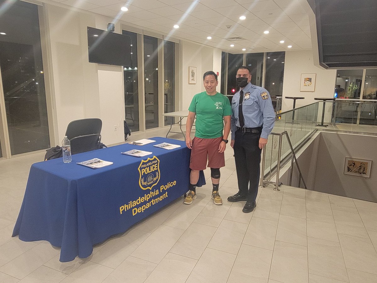 PPDRecruiting's tweet photo. Eastern Tower Community Center Basketball Game #joinphillypd #phillypd #phillypolice #ppd #ppdcareers #police #careers #policecareers #makinganimpact #makingadifference #bethechange #bethedifference #philly #philadelphia #phillyjob #phillyjobs #cop #cops #phillycops @PCDC_Events https://t.co/Yf39QnqYub