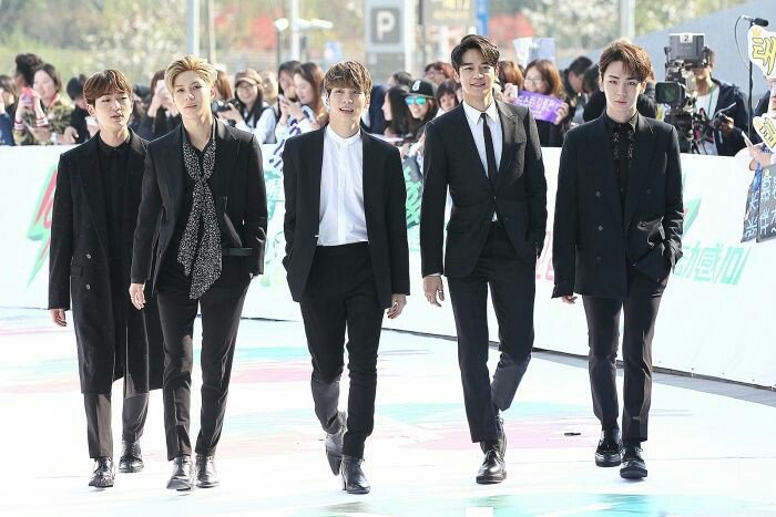 TaeminGlobal's tweet photo. PLEASE RETWEET
1 RT = 1 Vote

I vote SHINee for 2021 MAMA Worldwide Fans' Choice

#MAMAVOTE #shinee
@SHINee https://t.co/evMDqEioWO