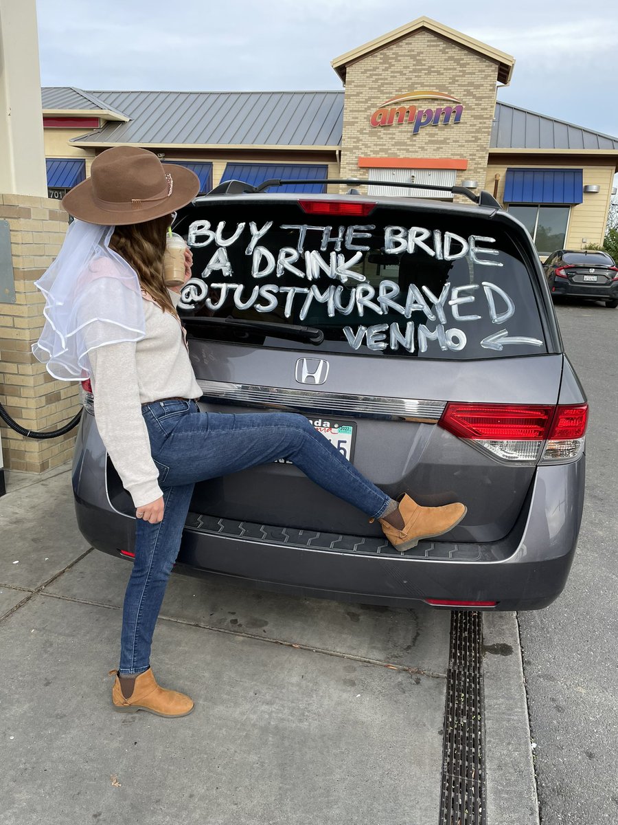 piscesinmyvenus's tweet photo. Buy the BRIDE (little sis) a drink!!!!
𝐕𝐞𝐧𝗺𝗼: @𝐣𝐮𝐬𝐭𝗺𝐮𝐫𝐫𝐚𝐲𝐞𝐝 https://t.co/TU19qpVlSv