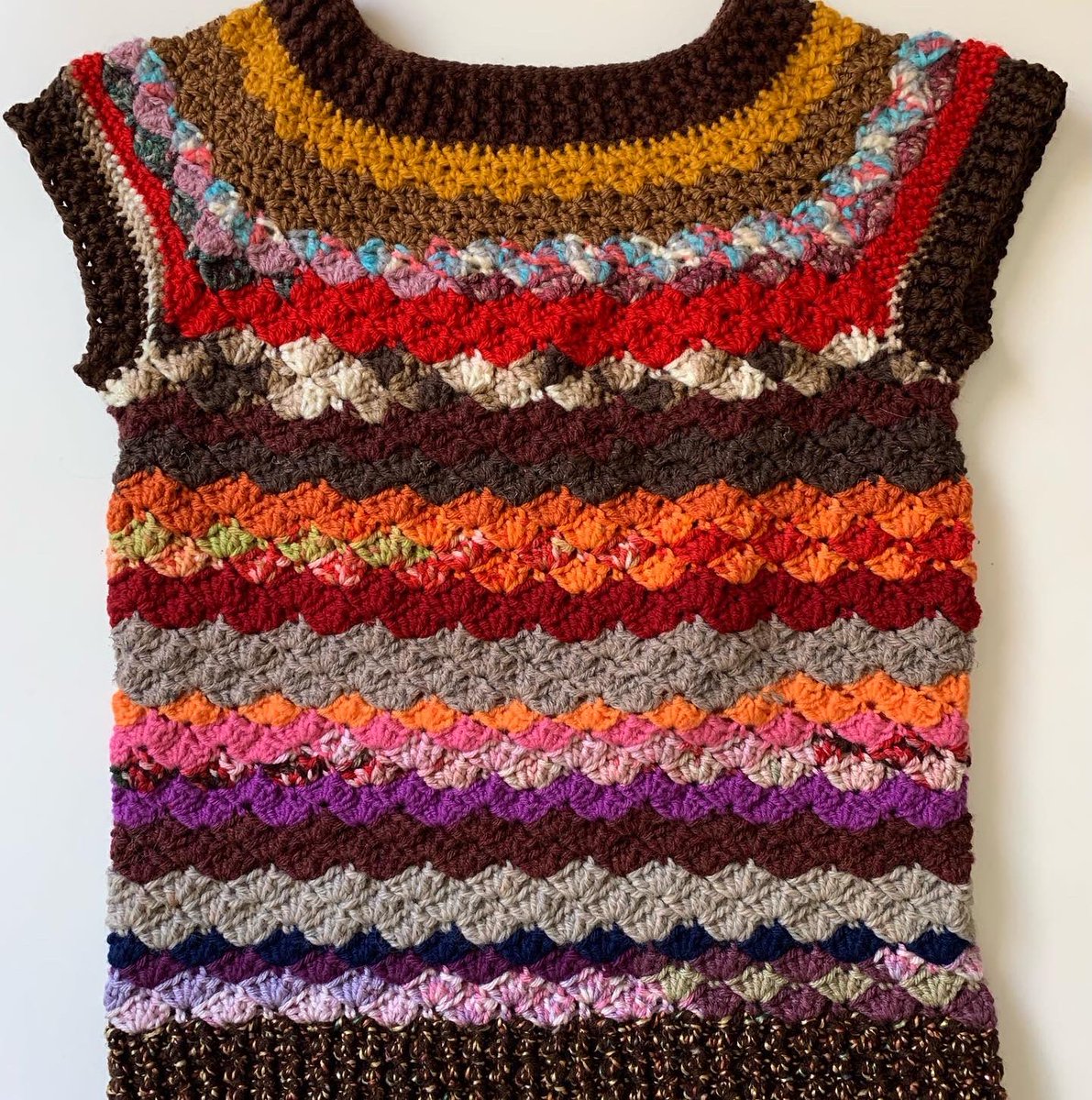 Luvbuzz_Art's tweet photo. Cap sleeve sweater vest, hand crocheted from yarn scraps, ready to ship. https://t.co/agOgTNvszb
#handmadefashion #crochetfashion #crochet #luvbuzzdesigns #yarn https://t.co/W91L5TRVhd