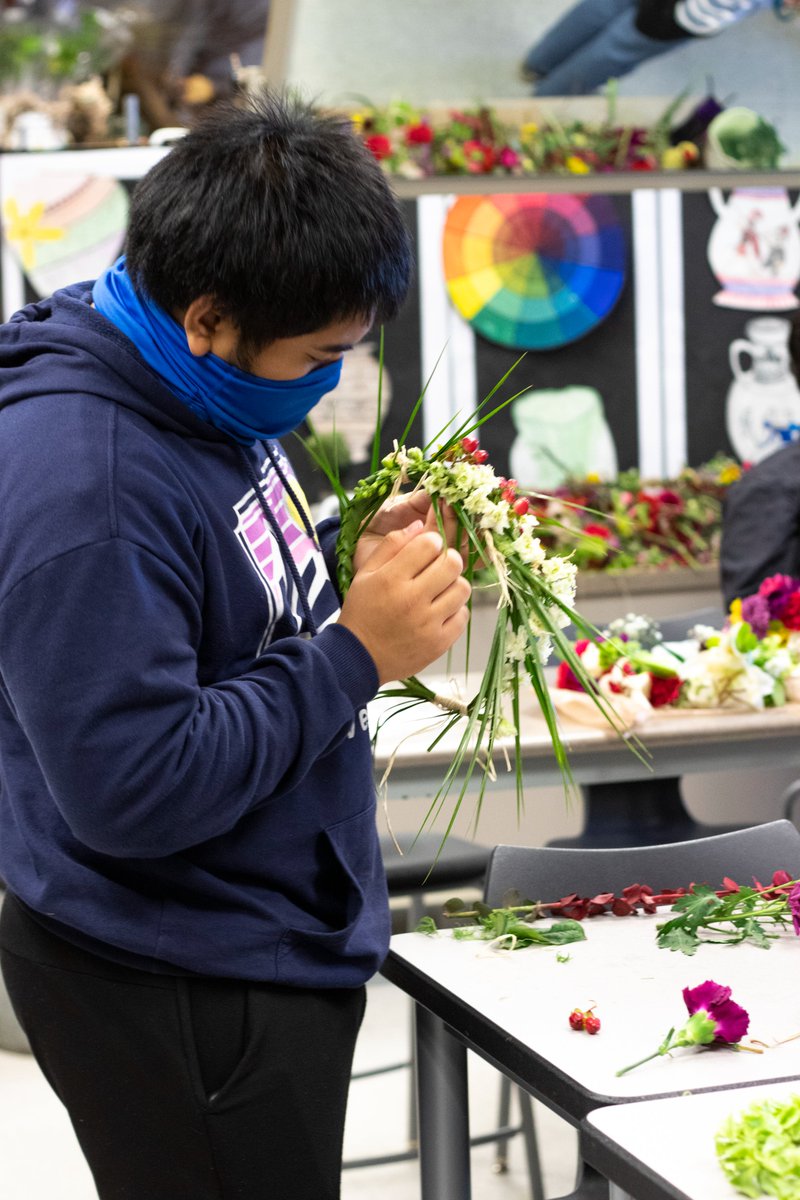EvergreenCTE's tweet photo. It was like springtime in November in Ms. Thiriot's floral design class @Heritage_HS as students finished their Tahitian headpieces. #CTE @evergreenps https://t.co/wxZ7qHugZE