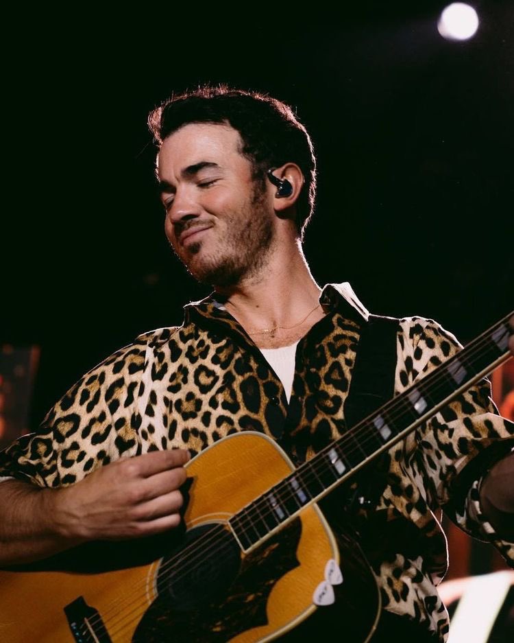 HAPPY BIRTHDAY PAUL KEVIN JONAS II I LOVE YOU VERY MUCH 