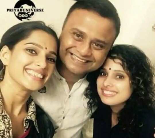 जगातील सर्वात सुंदर नाते असते ते म्हणजे भाऊ आणि बहिणीचे 😊
चला भाऊ बहिणीच्या
 नात्याचा हा उत्सव साजरा करूया.

भाऊबीजे च्या हार्दिक शुभेच्छा!
<a href="/bapat_priya/">Priya Bapat</a> <a href="/bapatshweta29/">Shweta Bapat</a>
<a href="/shriniket23/">Shriniket Bapat</a>