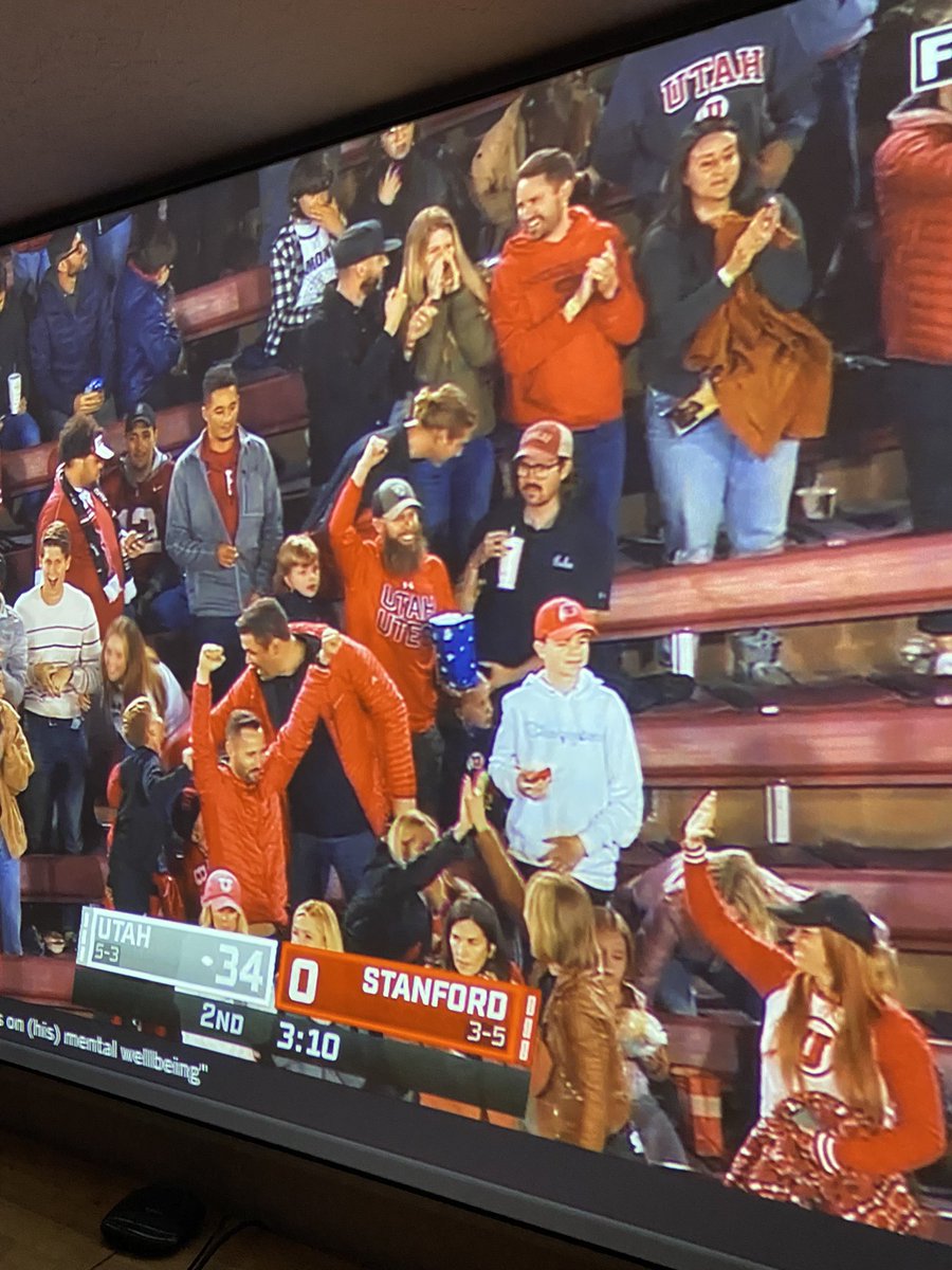ToddLasso82's tweet photo. @Ute4LifeDadof2 Caught the beard on the tv https://t.co/vAaKWhozuv
