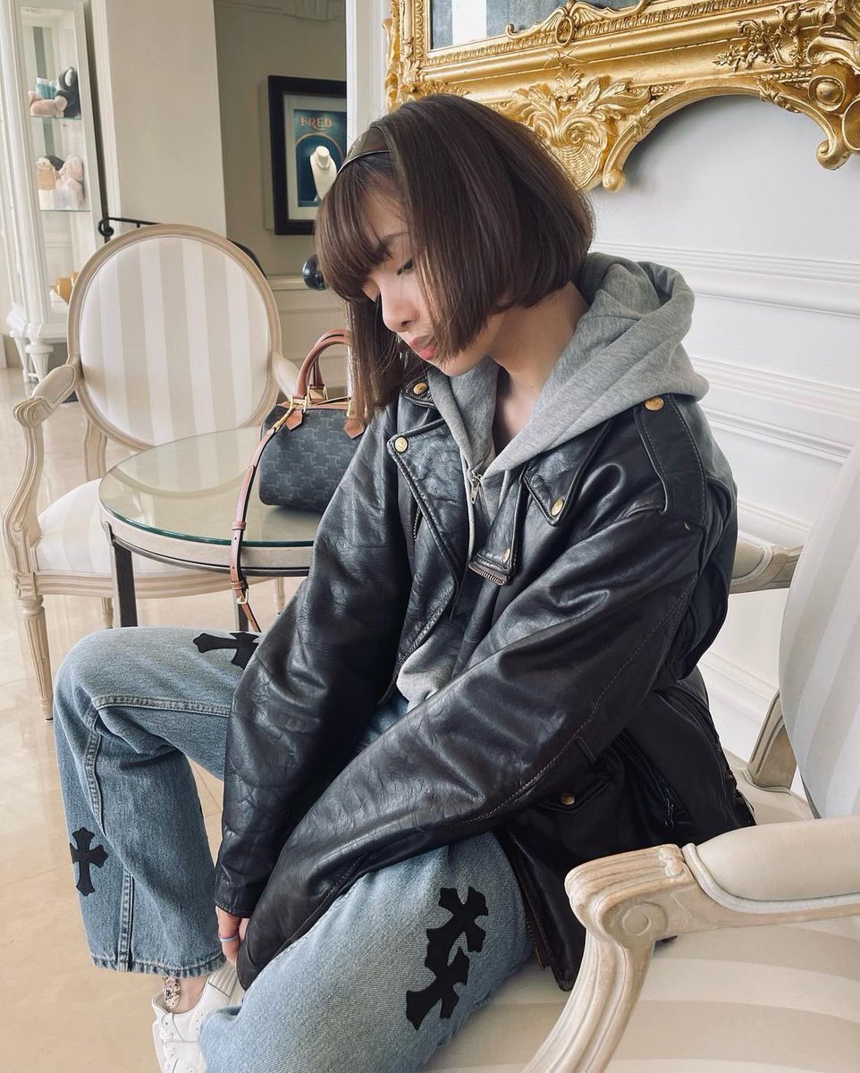 LISANATIONS_'s tweet photo. [IG] 211106 — Lisa IG update:

🔗 https://t.co/VPh3Ke221w

블랙핑크 리사 #LISA #리사 #BLACKPINK #블랙핑크 #LALISA @BLACKPINK https://t.co/znYxx38UnC