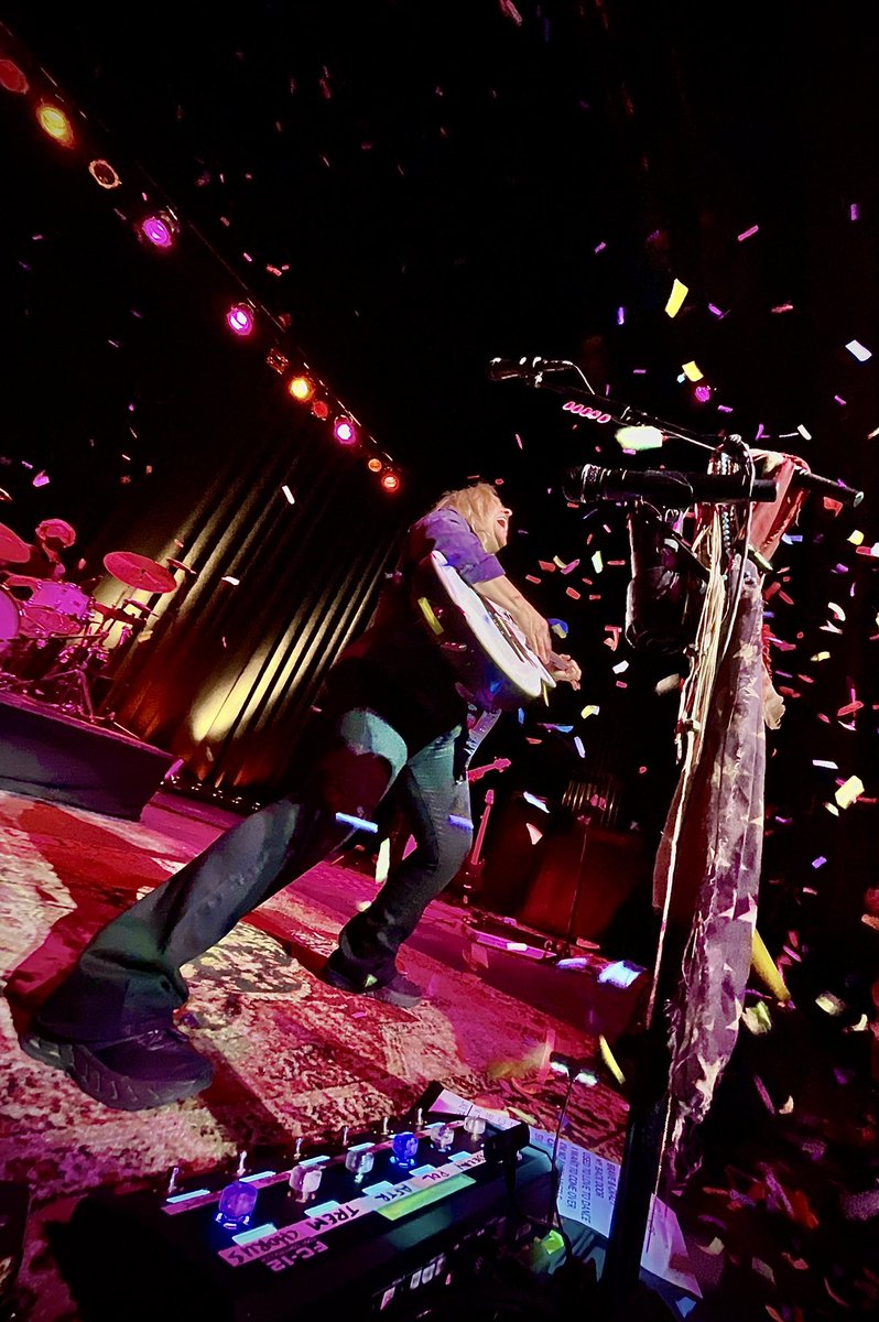 lauren ✩ ☾ tweet media