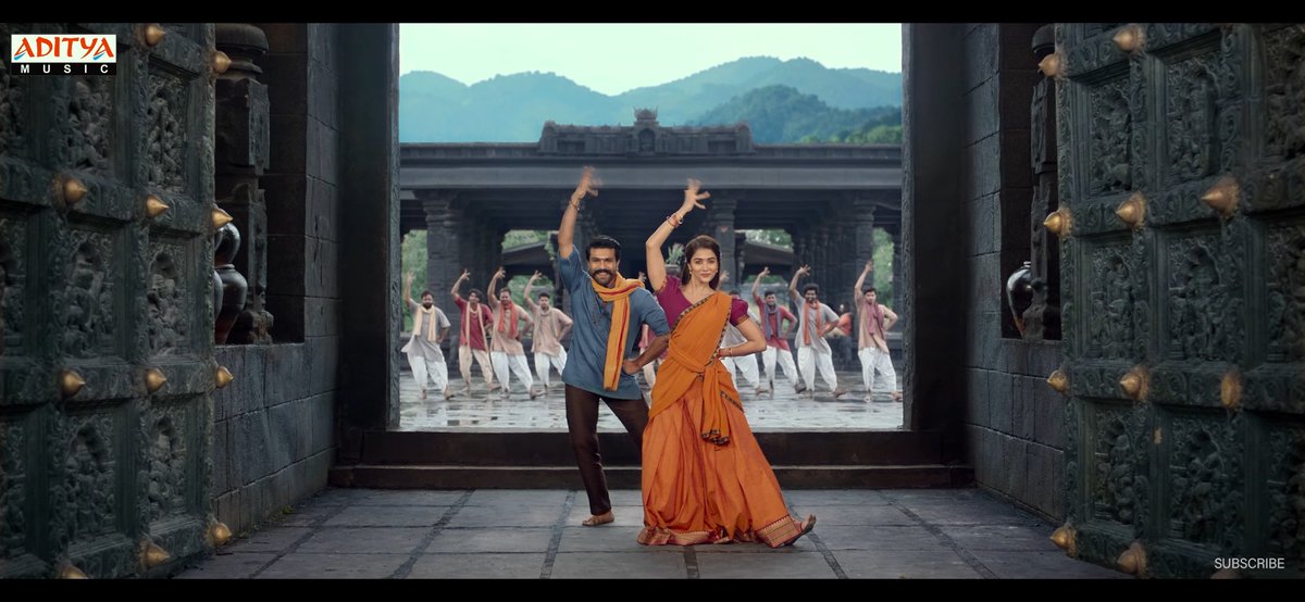 Thyview's tweet photo. In love with this song &amp; RC's graceful steps 😍🤩

#RamCharan #Acharya #Neelambari https://t.co/V4Cuni8vYT