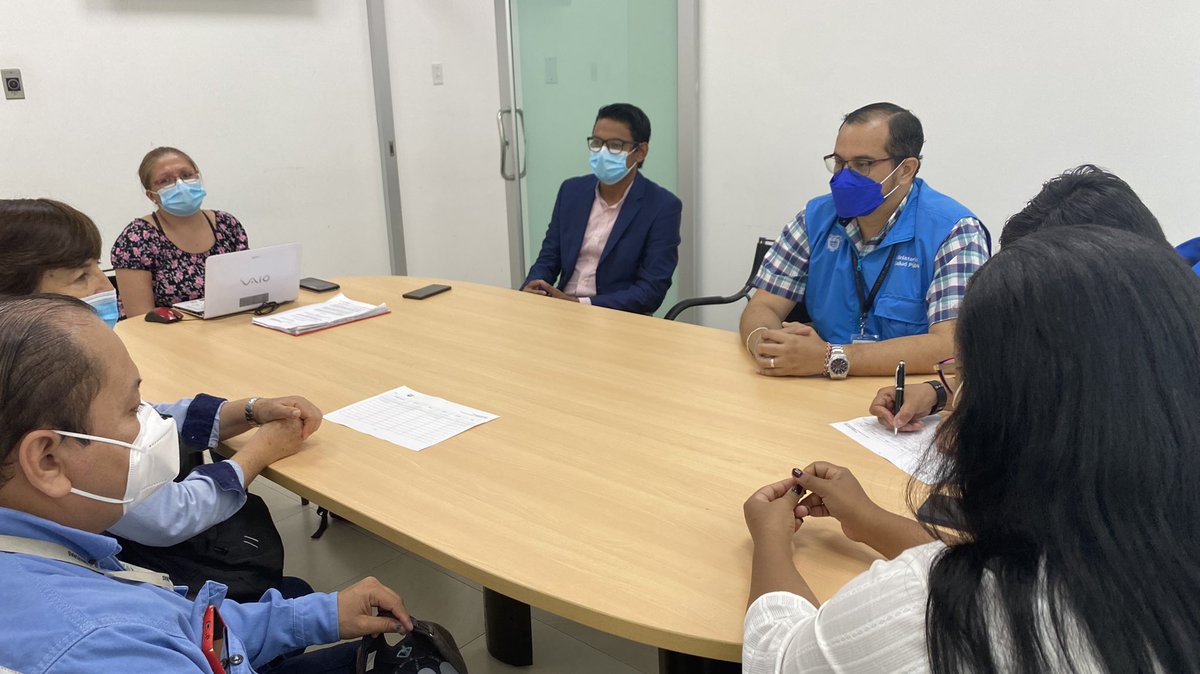 SaludImbabura's tweet photo. #Esmeraldas | Andrea Lastra Vernaza, Gerente del #HospitalDTC, mantiene reunión de trabajo con Paúl Pérez Saavedra Coordinador Zonal1 Salud, Director del #Distrito08D01 y Funcionarios de PETROECUADOR, para ultimar detalles del Convenio para fortalecer el sistema de transferencias https://t.co/59PW86fGxQ