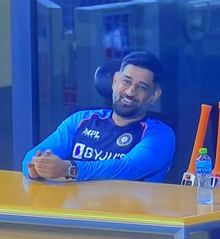 TrendsDhoni's tweet photo. When they showed Ind vs Ban match, Dhoni's run out on Big screen 😍❤️

@MSDhoni | #MSDhoni | #WhistlePodu https://t.co/XsGyIVwIIe