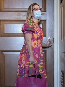 el_rancho18's tweet photo. It makes sense that Kyrsten Sinema loves MLMs bc everything she wears is LuLaRoe https://t.co/LATSlg2kJw